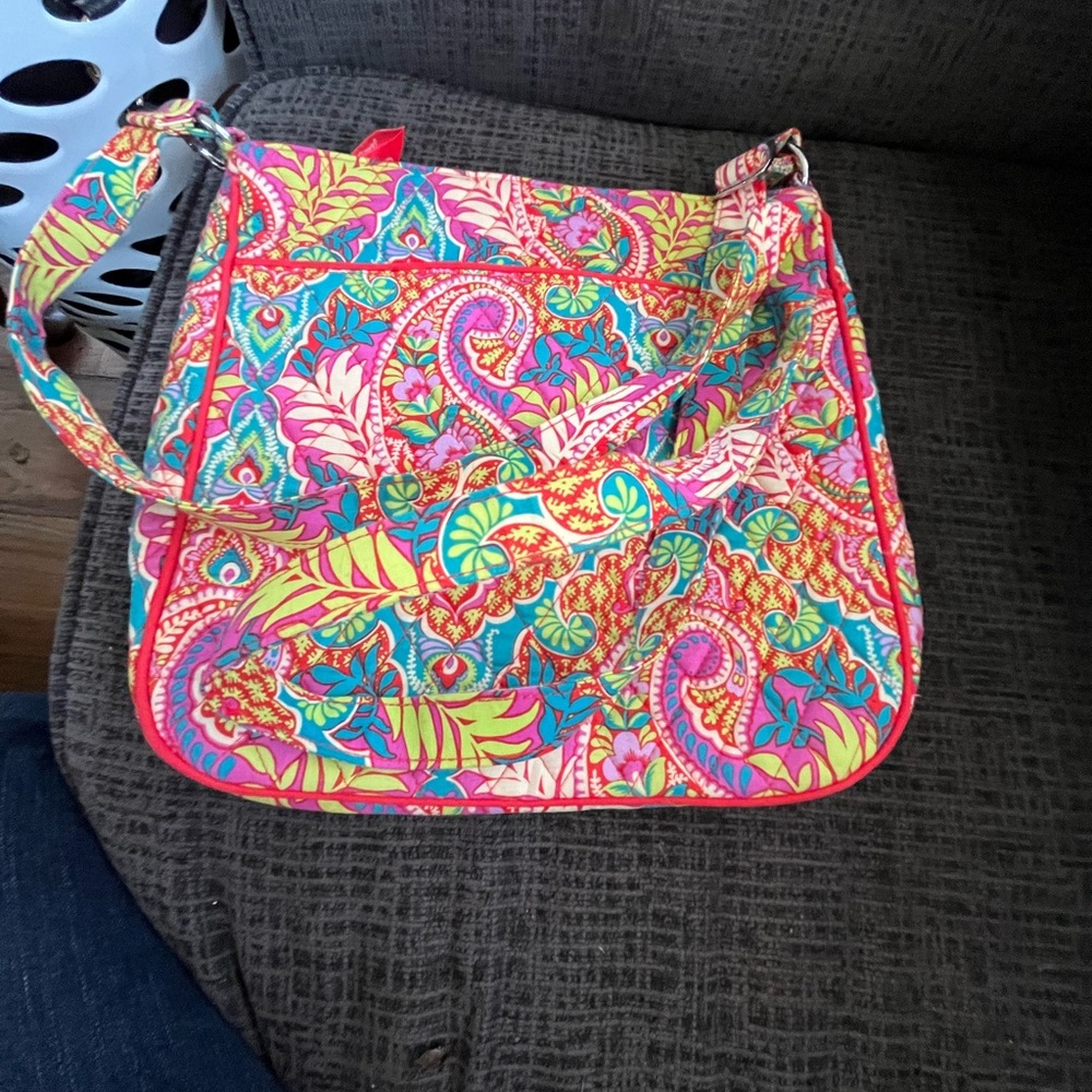 Vera Bradley Mailbag - Picture 6 of 6
